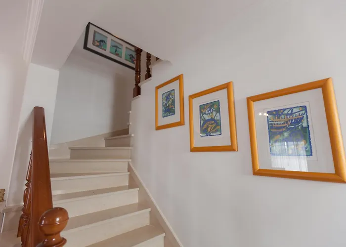 Flh Large House With Terrace 度假居 *